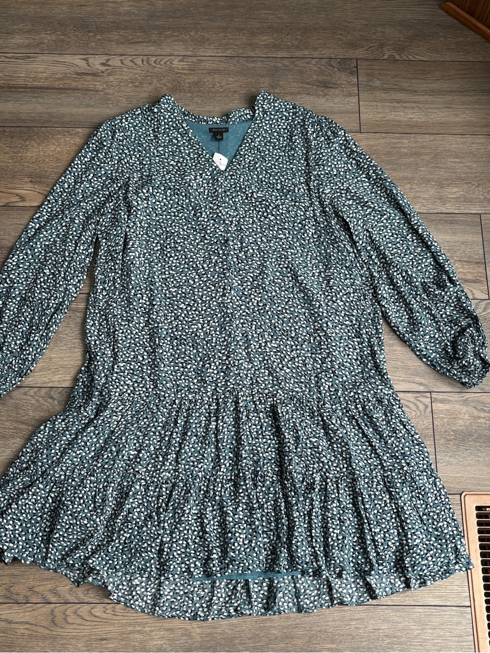 NWT Ann Taylor Dotted Spotted Long Sleeve Ruffle Dress Blue Black White Sz 10